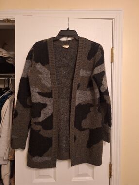 MOTH Cozy Camouflage Open Cardigan in Olive, Gray & Black Size Xs